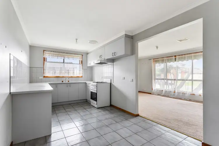Fourth view of Homely unit listing, 2/27 Roseberry Avenue, Keilor Downs VIC 3038