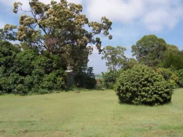9 Alexander Street, Macleay Island QLD 4184