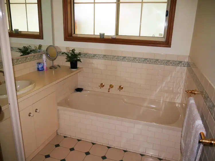 Fifth view of Homely house listing, 3 Grammar Court, Shepparton VIC 3630
