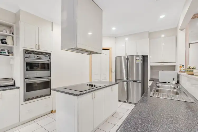 Fifth view of Homely house listing, 5 Vinct Close, Keilor Downs VIC 3038