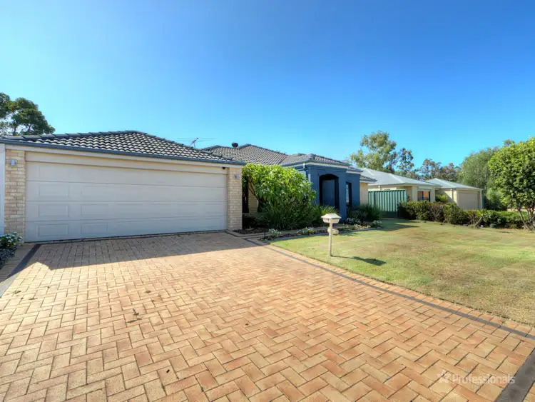 9 Steineck Way, Wattle Grove WA 6107
