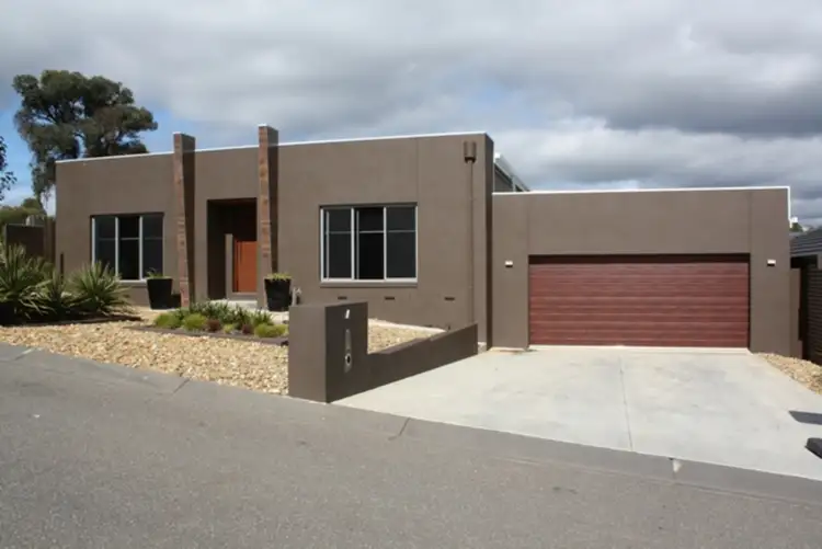 4 Lillie Lane, Strathdale VIC 3550