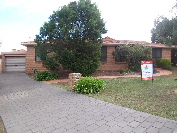25 Landale Drive, Strathdale VIC 3550