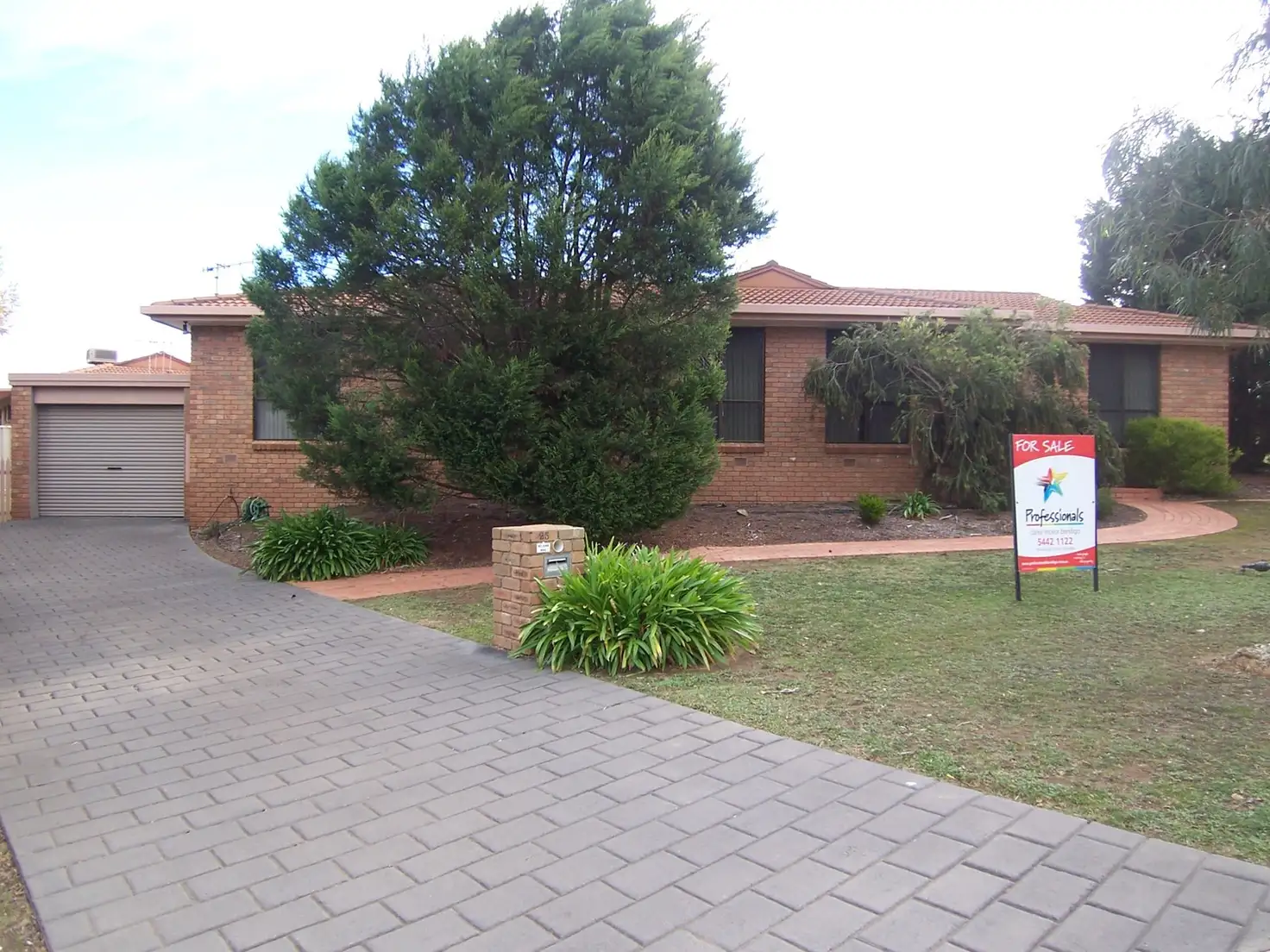 Main view of Homely house listing, 25 Landale Drive, Strathdale VIC 3550