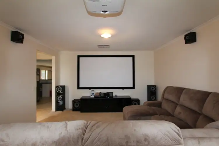 Second view of Homely house listing, 5 Abbey Close, Eaglehawk VIC 3556