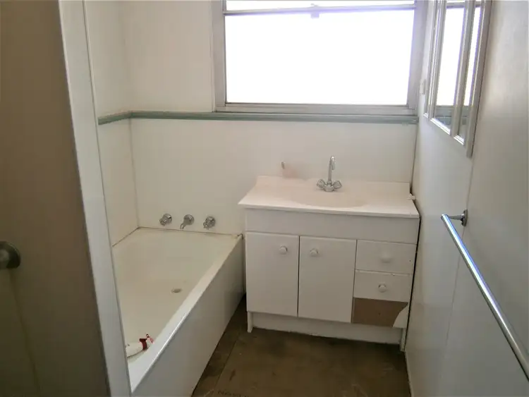 Fourth view of Homely house listing, 11 Eyre Court, Swan Hill VIC 3585