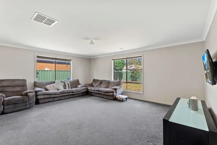Fifth view of Homely house listing, 4 Moira Court, Ascot VIC 3551