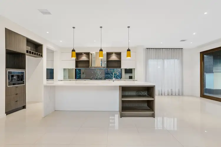 Fifth view of Homely house listing, 8 Woodlea Boulevard, Aintree VIC 3336