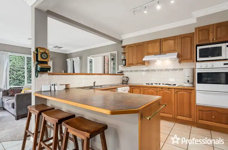 Third view of Homely house listing, 2 Bransdale Close, Mooroolbark VIC 3138