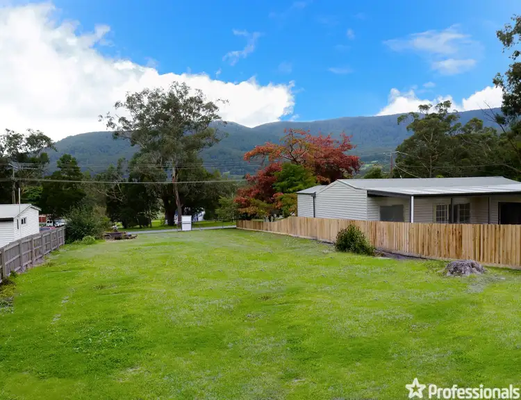 8 The Crescent, Wesburn VIC 3799