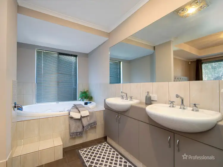 Sixth view of Homely house listing, 47 Excalibur Chase, Wattle Grove WA 6107