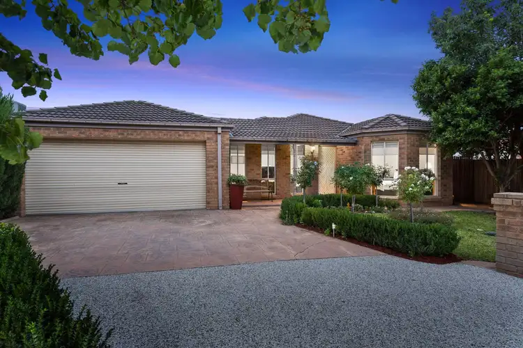 16 Alexander Close, Delahey VIC 3037