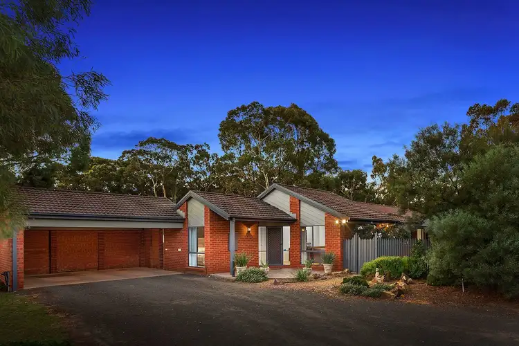 8 Conboy Court, Ascot VIC 3551