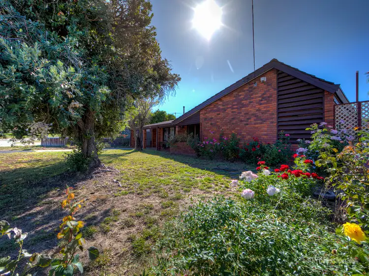 29 Ackmar Way, Swan View WA 6056