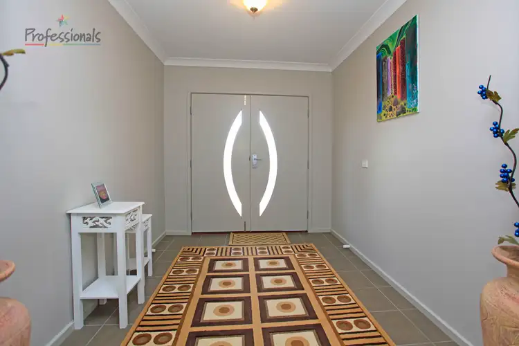 Second view of Homely house listing, 2 Innisbrook Avenue, Wodonga VIC 3690