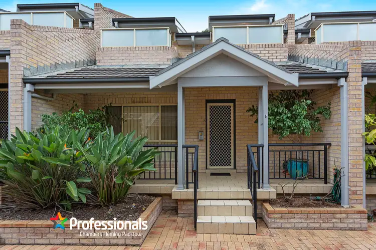 6/831 Henry Lawson Drive, Picnic Point NSW 2213
