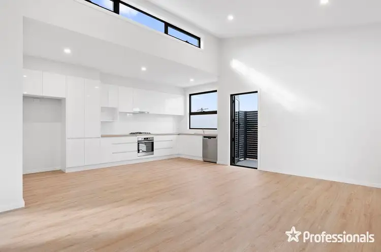 2 Travis Close, Lilydale VIC 3140