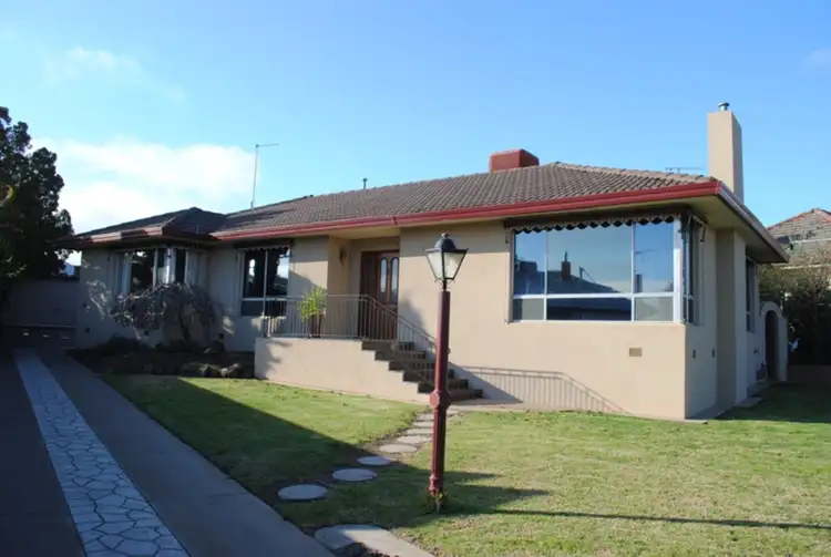 102 Gillies Street, Maryborough VIC 3465
