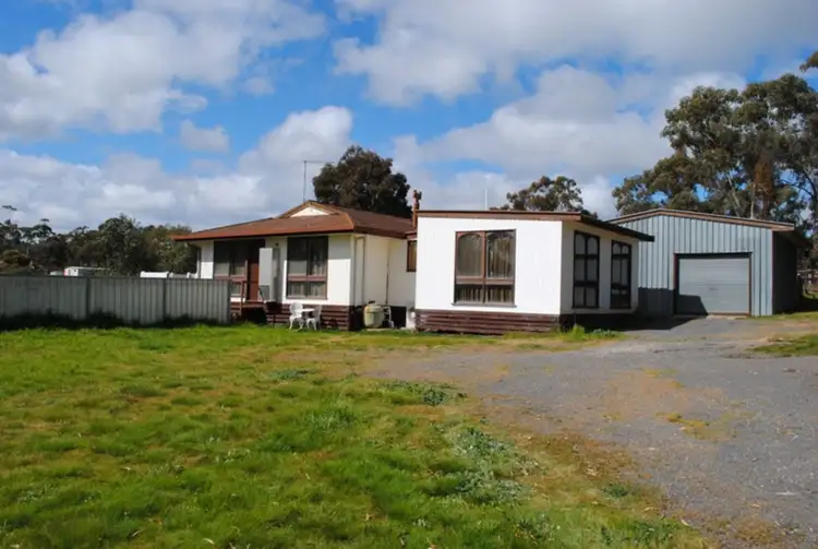 52 Napier Street, Avoca VIC 3467