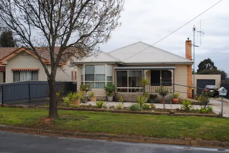 10 Laidman Street, Maryborough VIC 3465