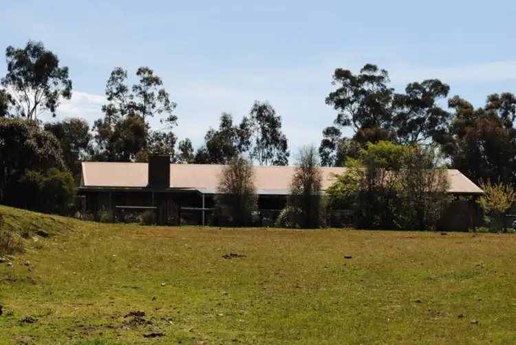 5825 Ballarat Road, Maryborough VIC 3465