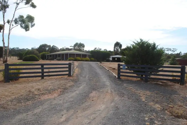 9 George Cook Drive, Maryborough VIC 3465