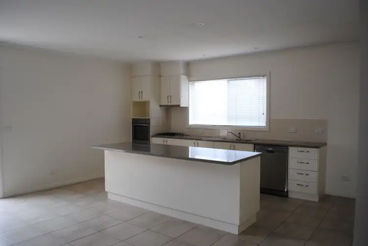 Seventh view of Homely townhouse listing, 5 Ford Lane, Maryborough VIC 3465