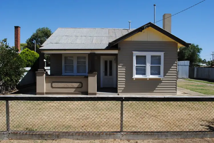 27 Napier Street, Maryborough VIC 3465