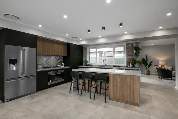 8 Courtney Loop, Oran Park NSW 2570