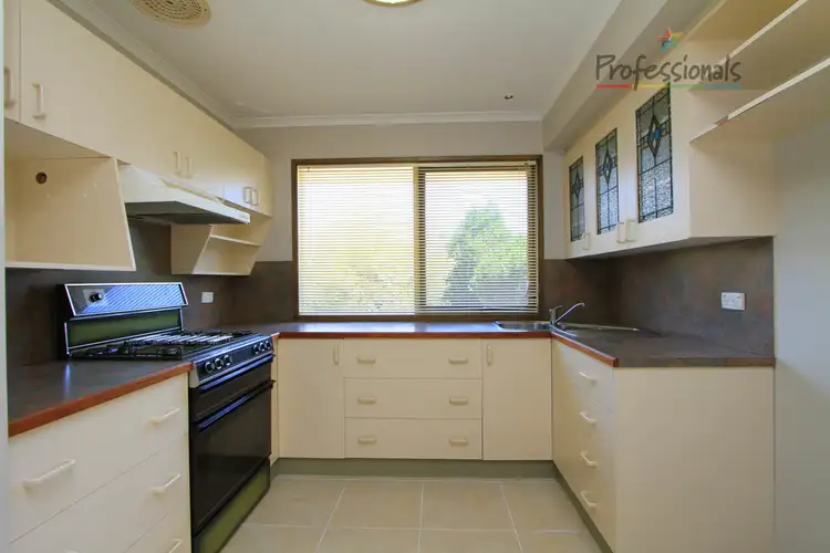 Fourth view of Homely house listing, 2 Lynch Court, Wodonga VIC 3690