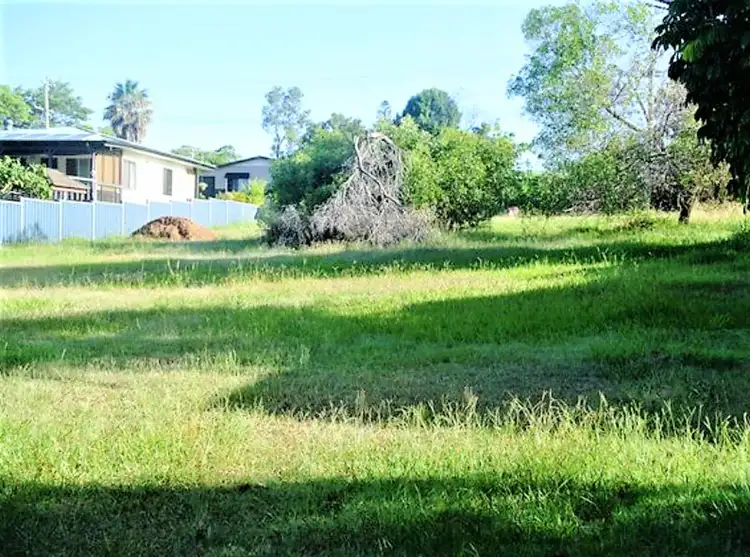 2 Gordon Road, Macleay Island QLD 4184