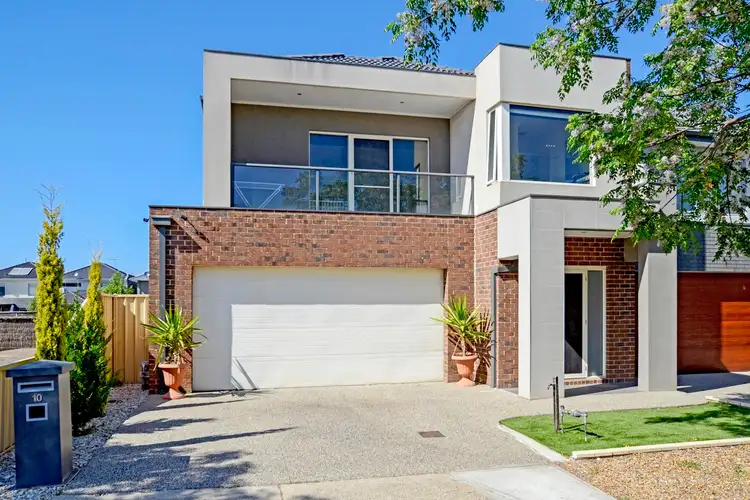 10 Murchison Place, Caroline Springs VIC 3023