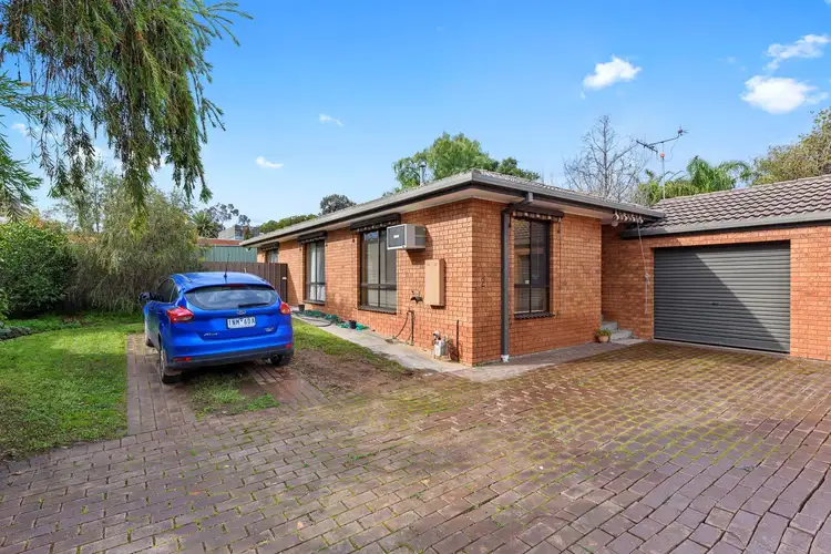 2/27 Woodbury Street, Strathdale VIC 3550