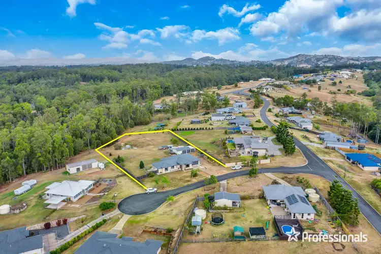 6 Flametree Court, Tamaree QLD 4570