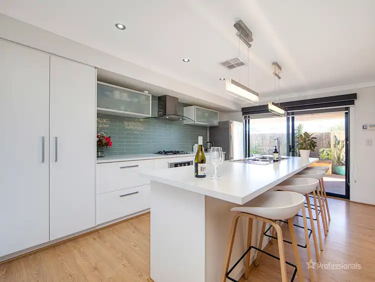 Fifth view of Homely house listing, 7 Magnesia Road, Wattle Grove WA 6107