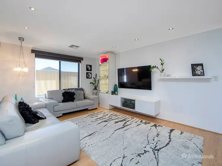 Seventh view of Homely house listing, 7 Magnesia Road, Wattle Grove WA 6107