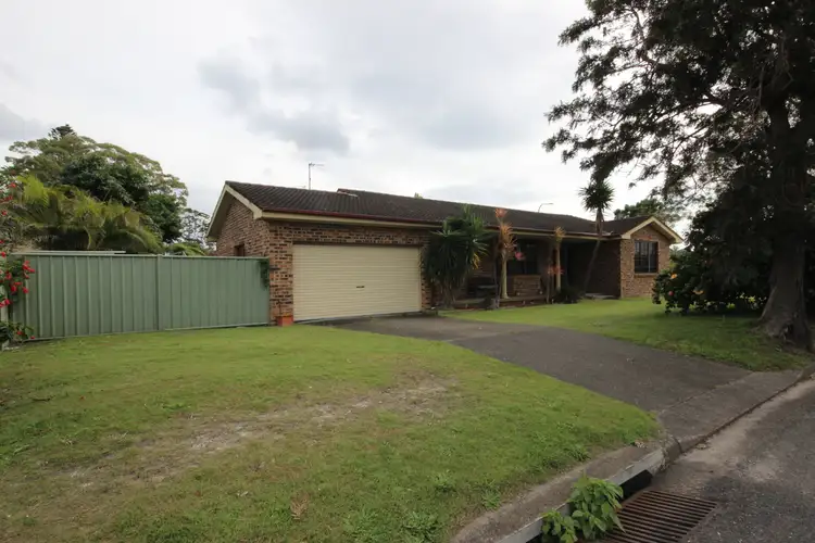 27 The Lakes Way, Forster NSW 2428