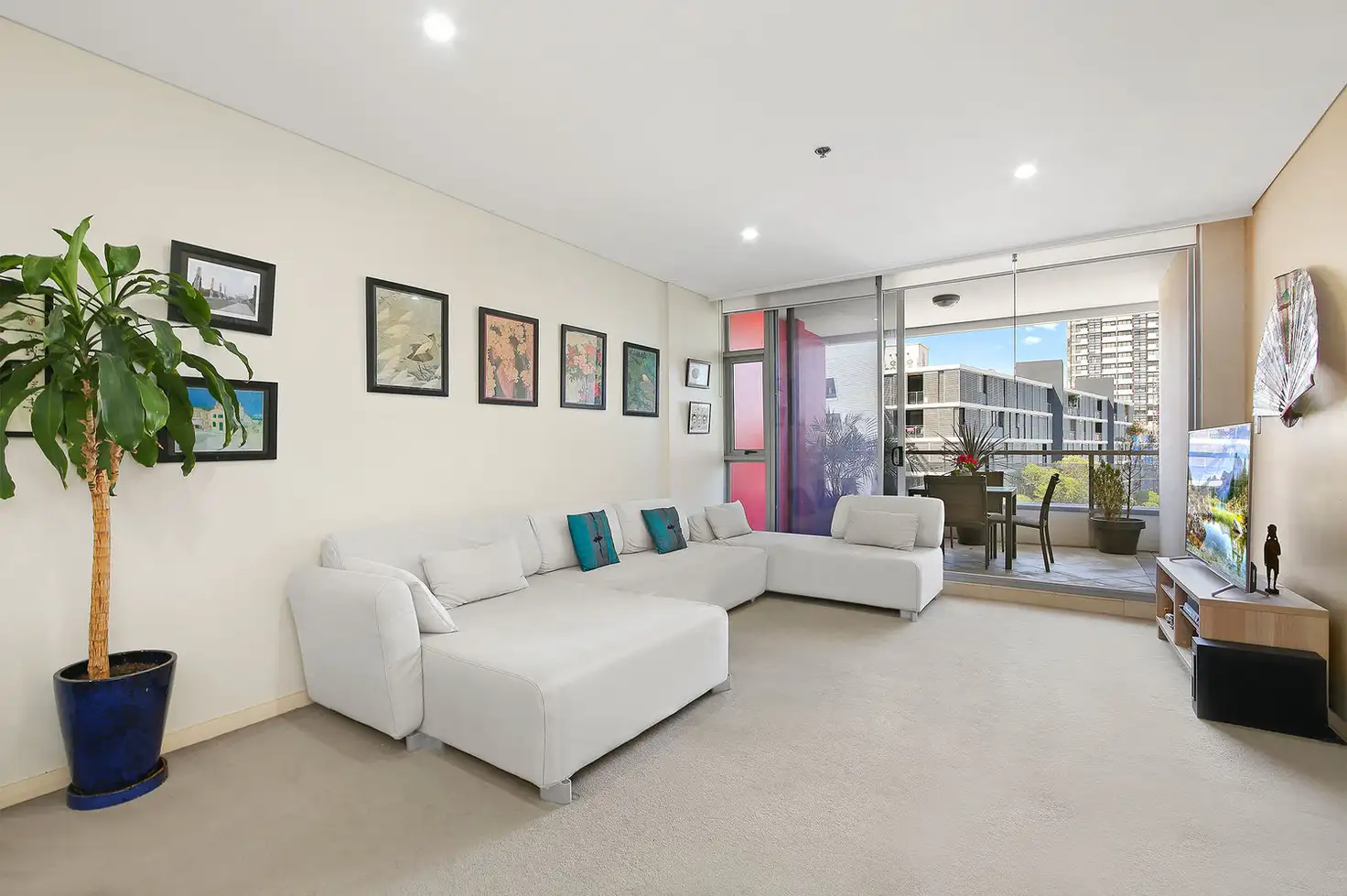 Main view of Homely unit listing, 422/2 Lachlan Street, Waterloo NSW 2017