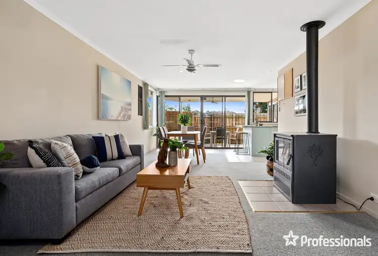 Sixth view of Homely house listing, 10 Jillian Street, Mooroolbark VIC 3138