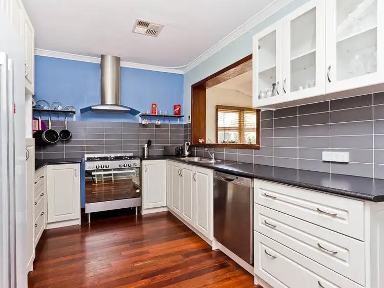 9 Brenda Road, Maida Vale WA 6057