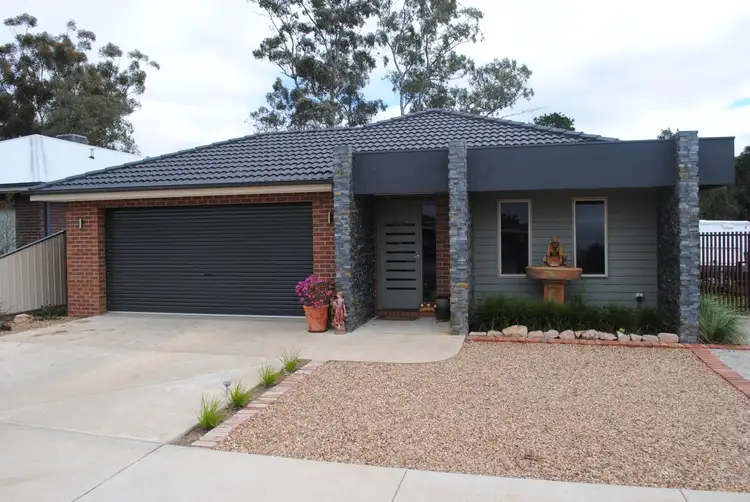 299 Gladstone Street, Maryborough VIC 3465