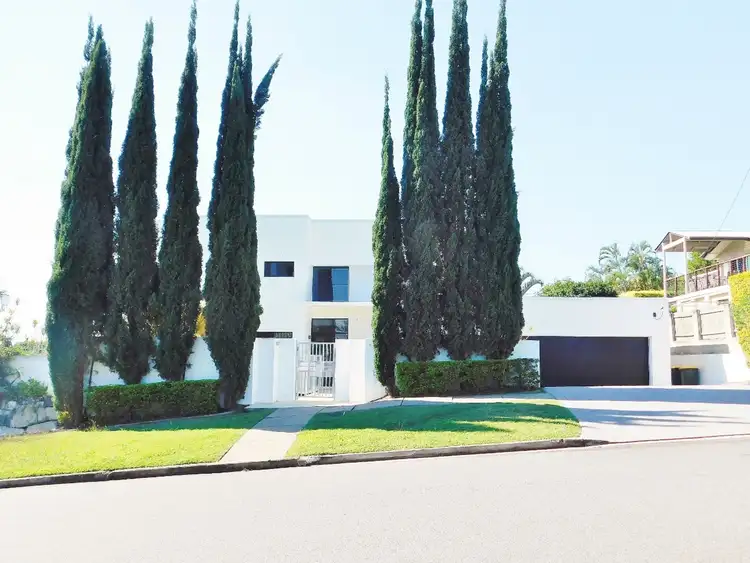 64 Bonneville Street, Holland Park West QLD 4121