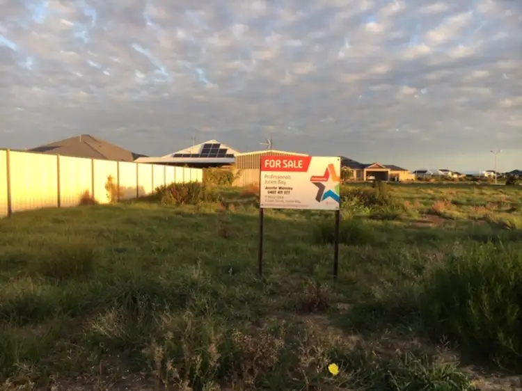 12 Hamelin Avenue, Jurien Bay WA 6516