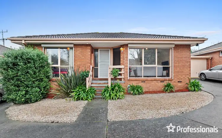 Main view of Homely unit listing, 2/17 Emerald Street, Ringwood VIC 3134