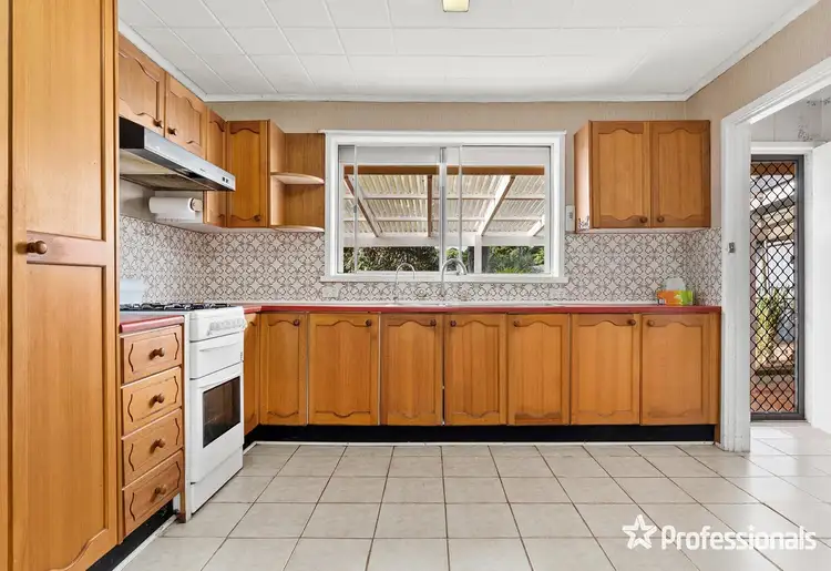 Fourth view of Homely house listing, 1 Donne Court, Mooroolbark VIC 3138