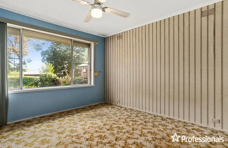 Fifth view of Homely house listing, 1 Donne Court, Mooroolbark VIC 3138