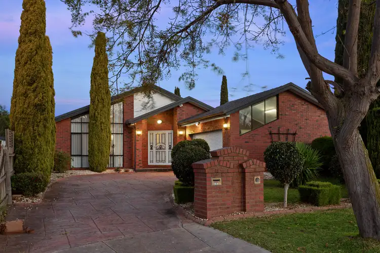 7 Benjamin Court, Sydenham VIC 3037