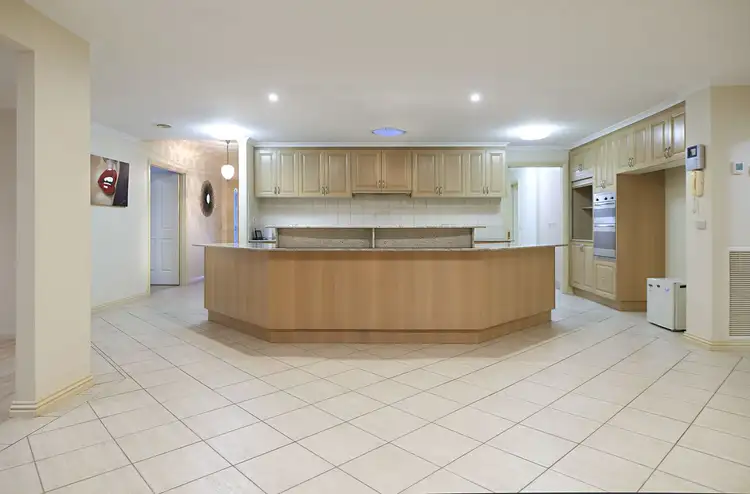 Seventh view of Homely house listing, 5 Buffalo Court, Kialla VIC 3631