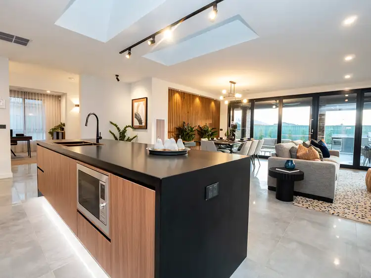 Fourth view of Homely house listing, 10 Lorikeet Street, Seven Creeks Estate, Kialla VIC 3631