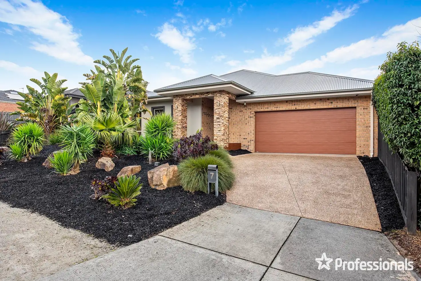 Main view of Homely house listing, 7 Empire Drive, Mooroolbark VIC 3138
